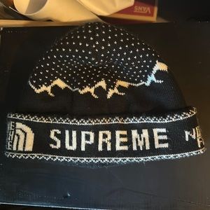 Supreme x NorthFace beanie